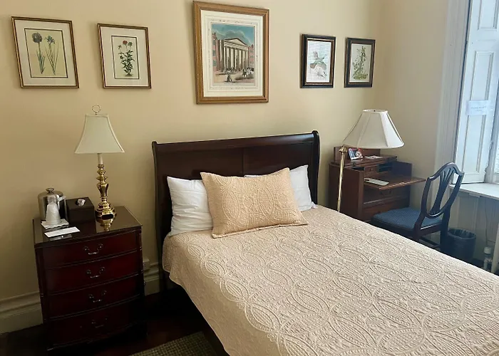 The College Club Of Boston Bed & Breakfast
